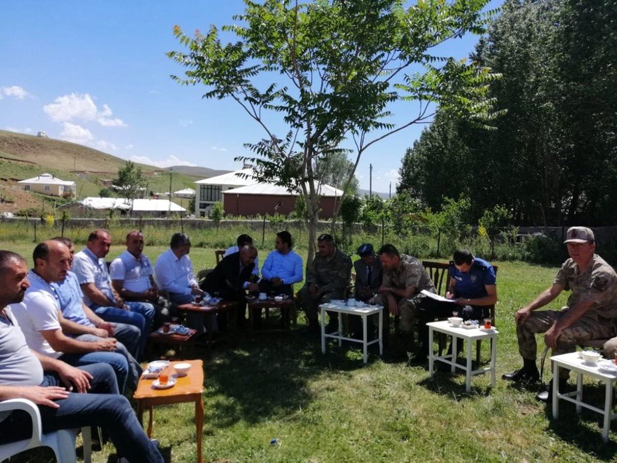 Kaymakam Dundar ve Başkan Ensari\'den mahalle ziyareti