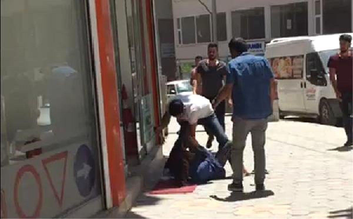 Mardin\'de eski koca dehşeti; kucağında bebeği olan kadını dövüp, bıçakladı