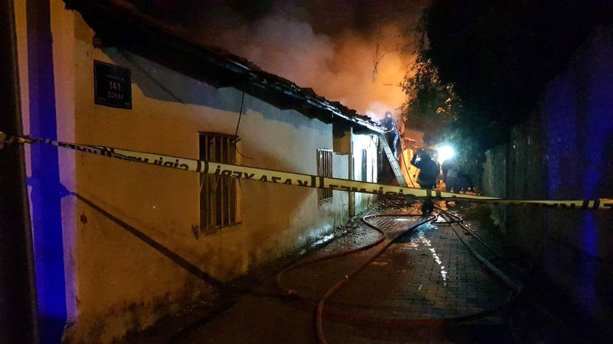 Nazilli\'de yanan evde meydana gelen patlamalar panik oluşturdu: 2 yaralı