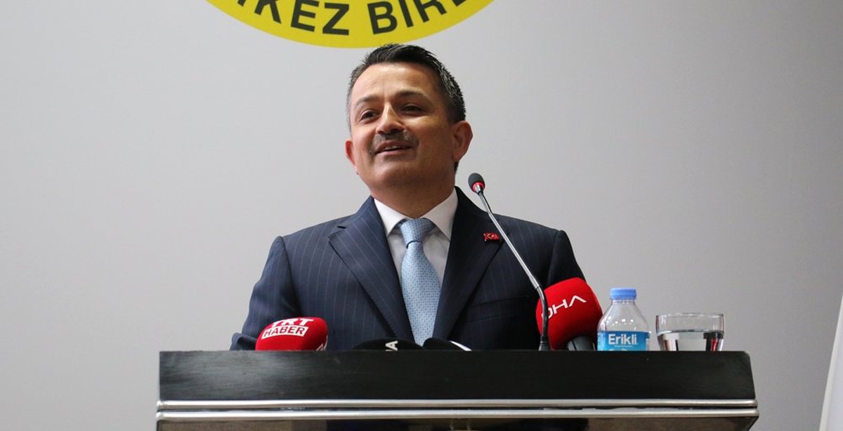 Pakdemirli: "Kurbanlık hayvan varlığı, herhangi bir sıkıntının yaşanmayacağını gösteriyor"