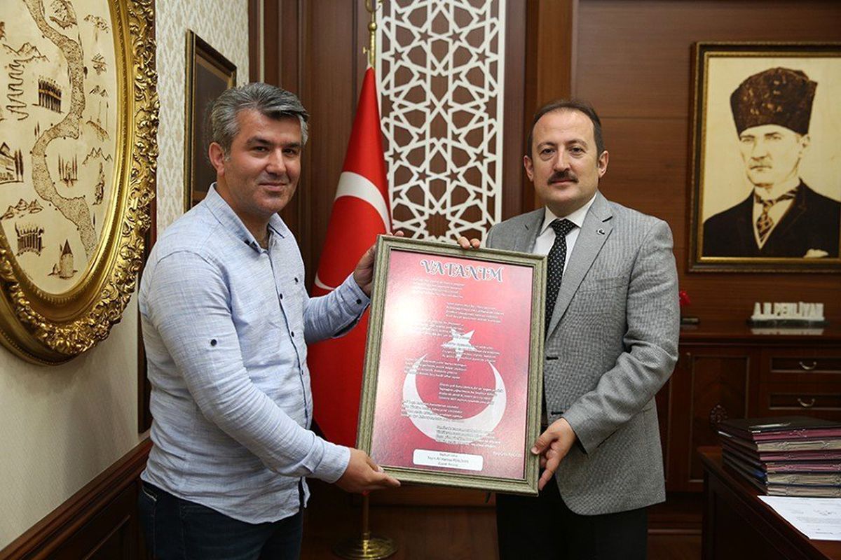 Sancaktepe Bayburtlular Derneği Başkanı Bayram Aygün Vali Pehlivan\'ı ziyaret etti