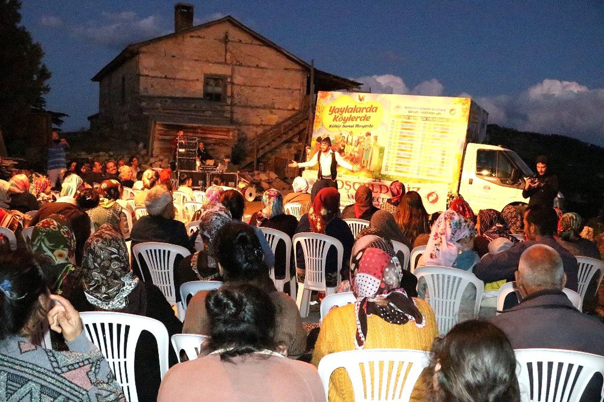 Şehir Tiyatroları, 30 yaylada \'Köy Seyirlikleri\' ile vatandaşla buluşacak