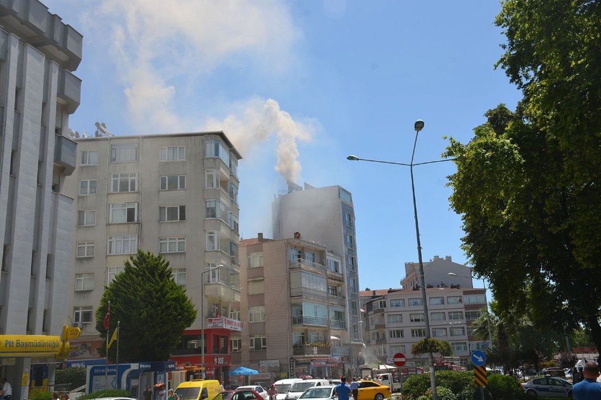 Sinop\'ta çatı yangını