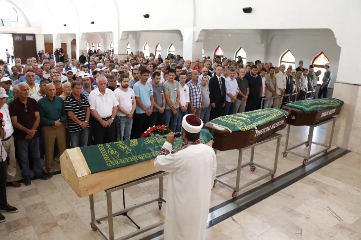 Sokaklara hayat veren tabelacı, son yolculuğuna uğurlandı