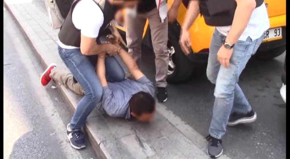 Turistleri dolandırdığı iddia edilen taksiciler adliyeye sevk edildi