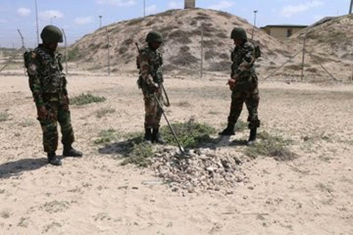 Türk askerinden Somali\'de patlayıcı tespiti ve imha eğitimi