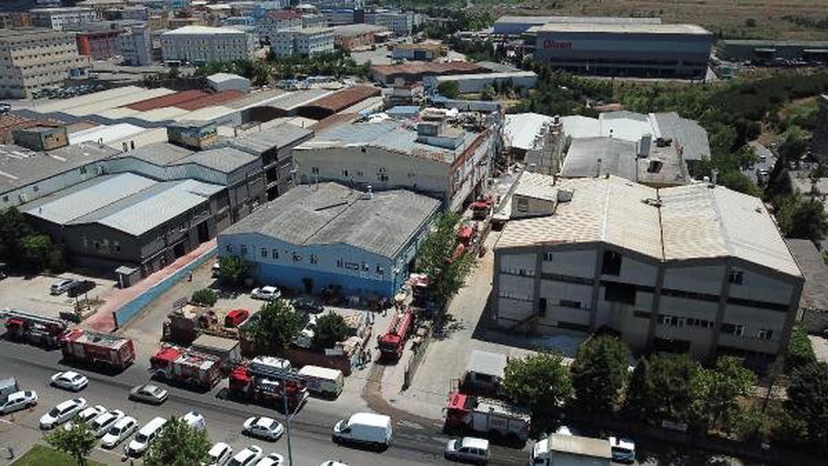 Tuzla\'da fabrika yangını (1)