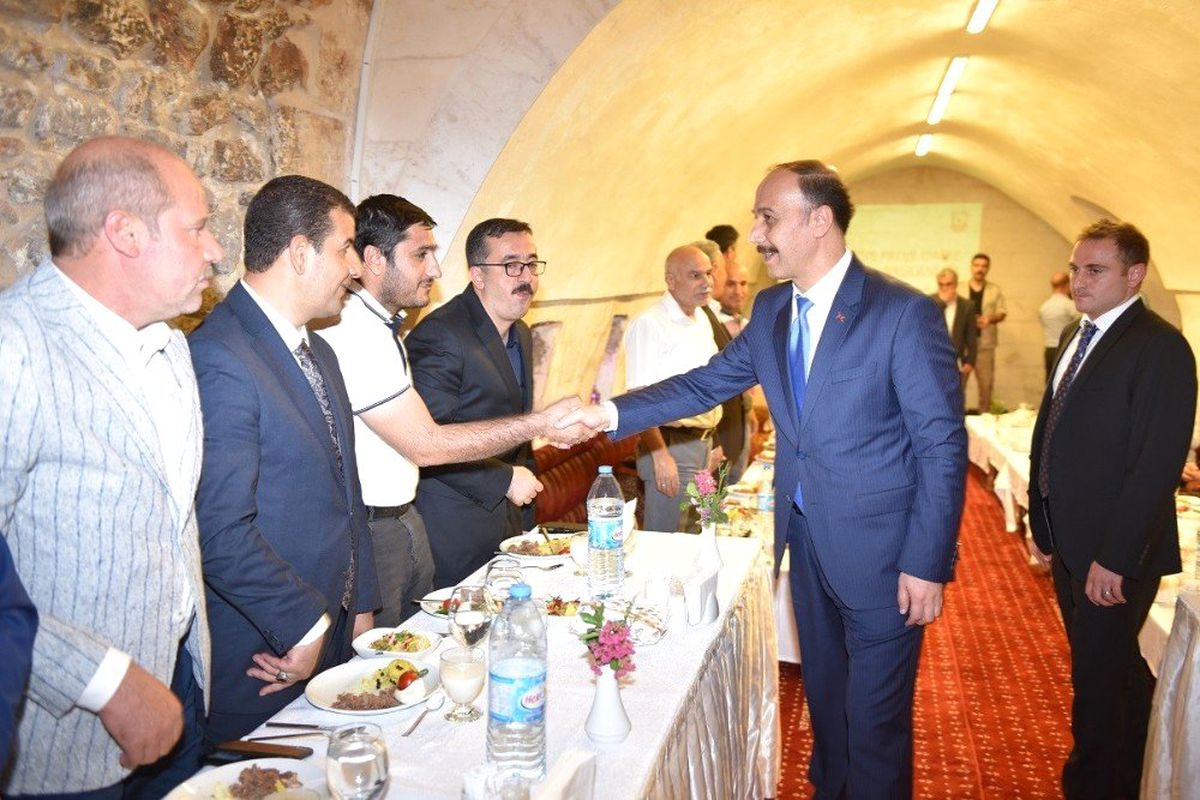 Vali ile belediye başkanları Şanlıurfa için bir araya geldi