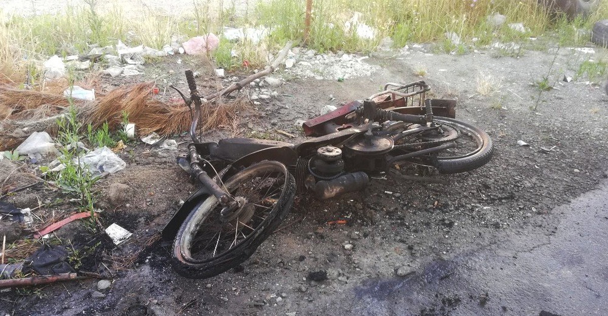 Yanan motosikleti itfaiye söndürdü