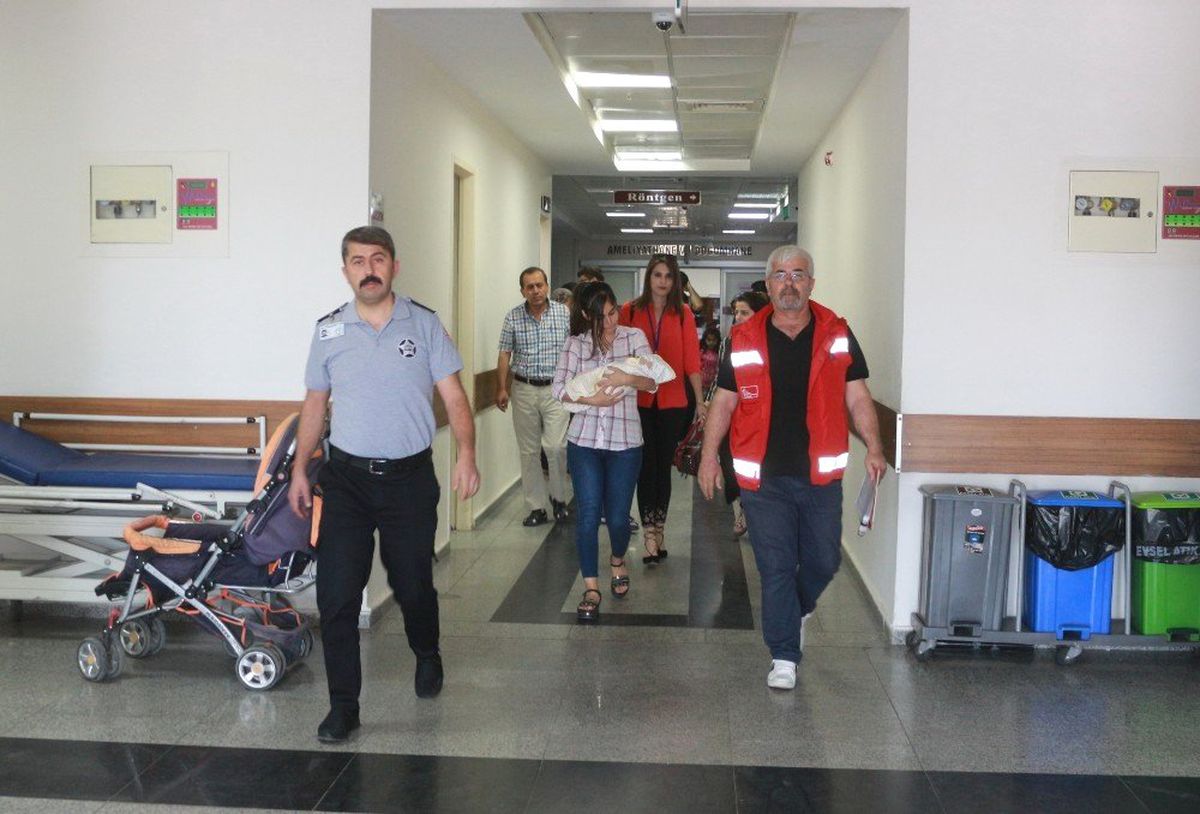 16 yaşındaki annenin çocuğuna devlet sahip çıktı