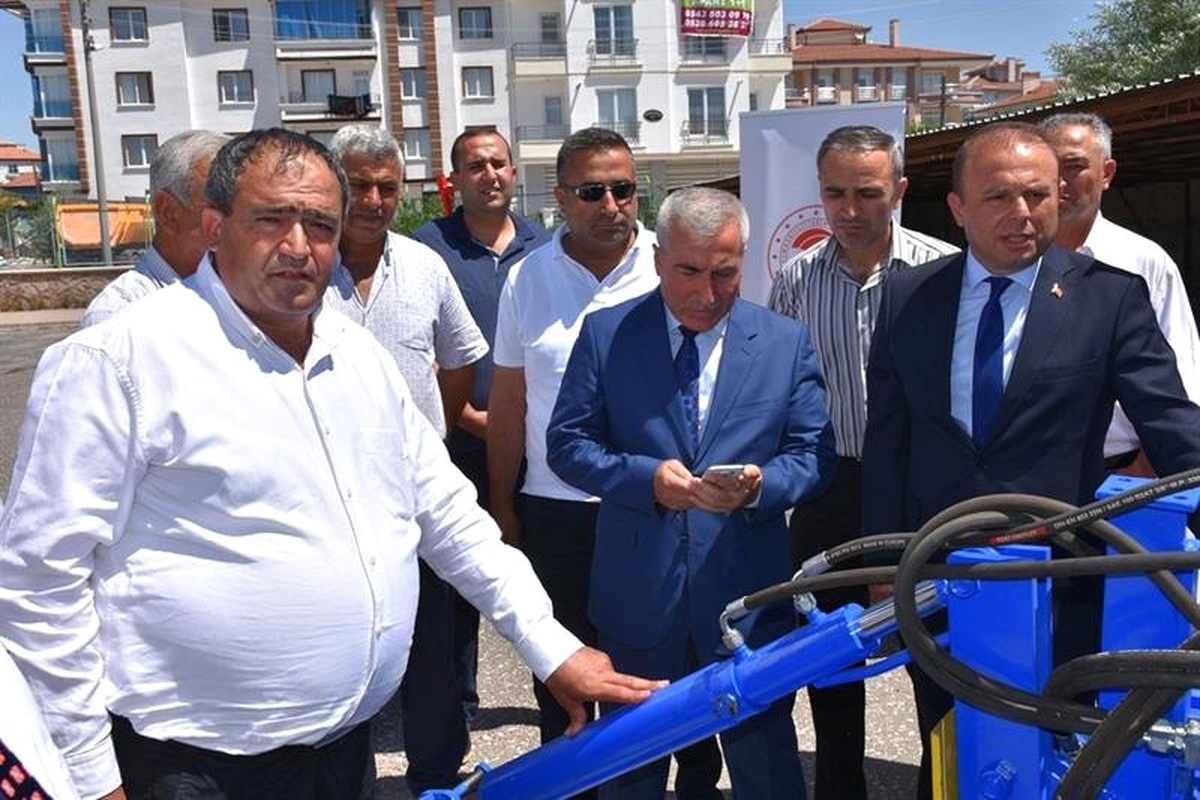 Aksaray\'da Ziraat Odasına ekipman desteği