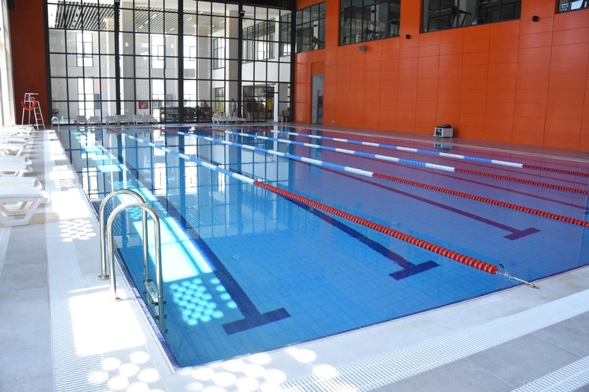 Aliağa Gençlik Merkezinde yüzme kursları başlıyor