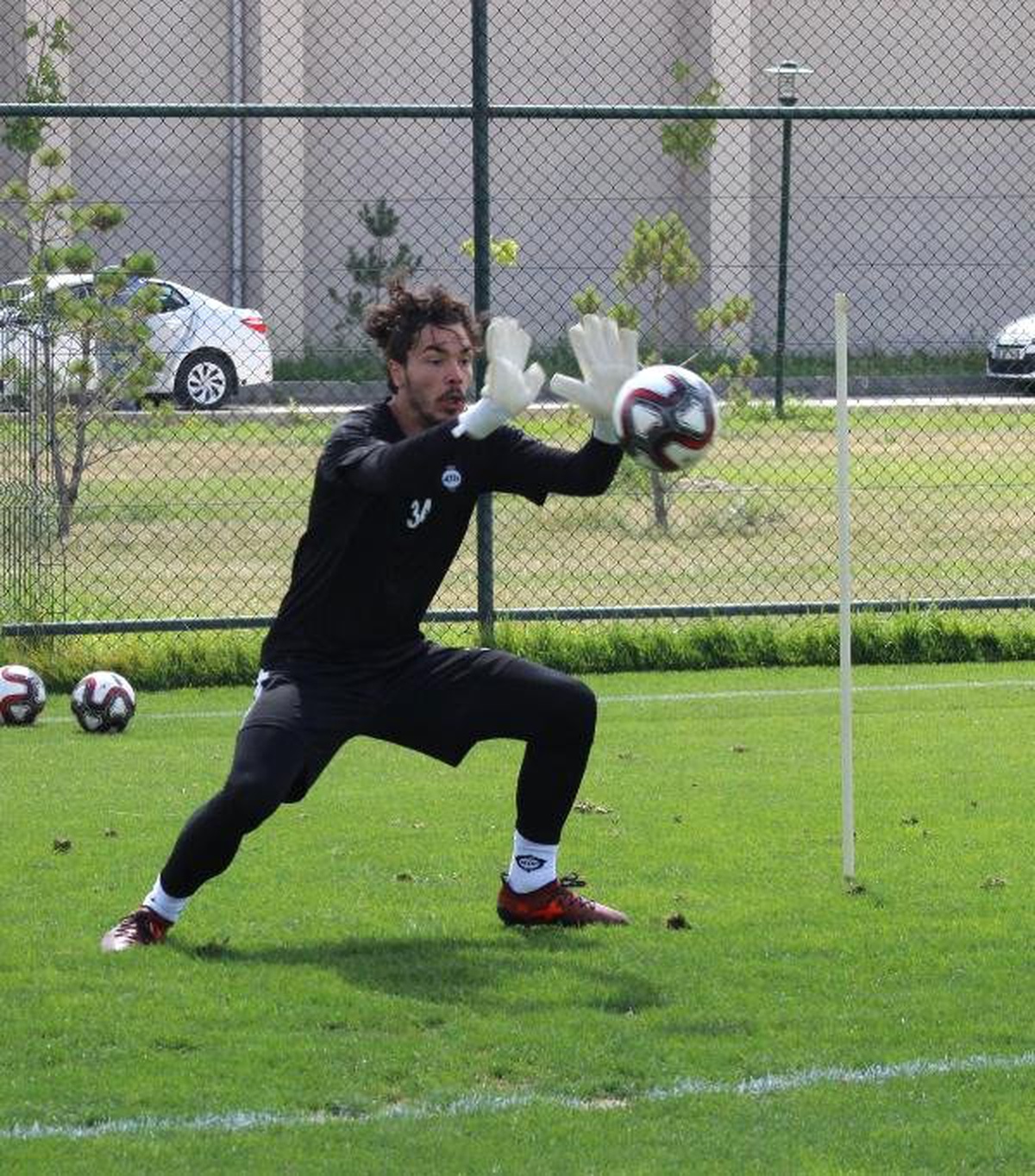 Altay\'da kaleci Emre yol ayrımında