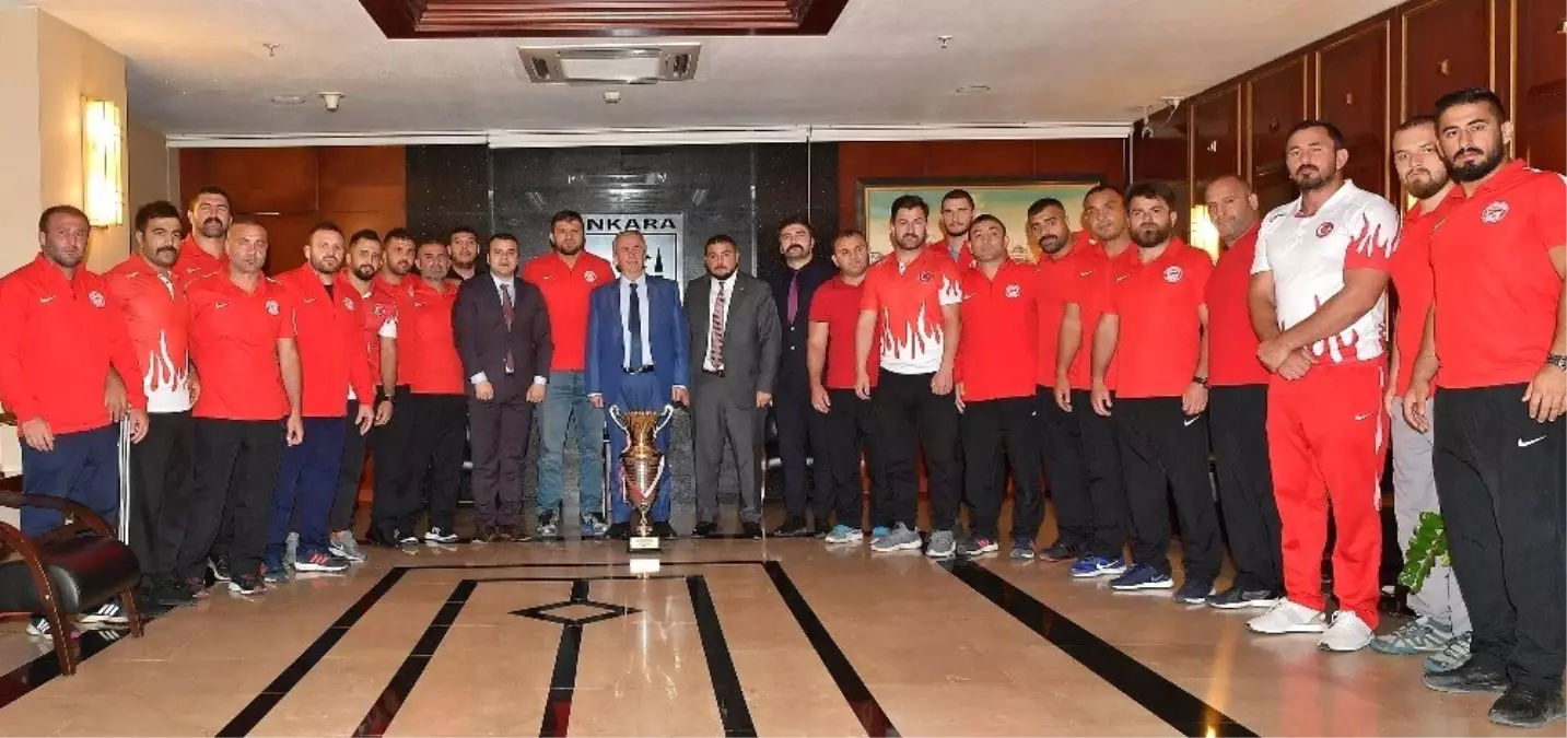 ASKİ Spor Kulübü Yağlı Güreşçileri Kırkpınar Yolcusu