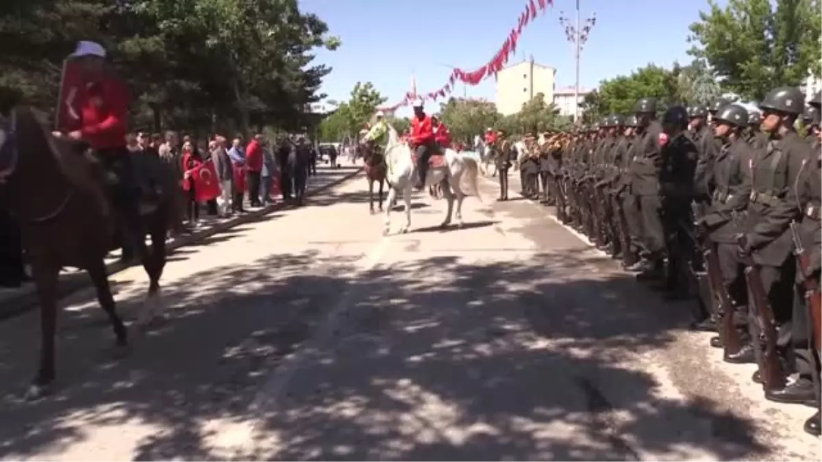 Atatürk\'ün Erzurum\'a gelişinin 100. yılında coşkulu kutlama