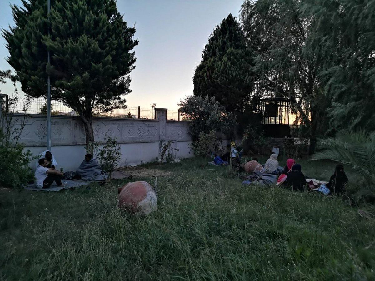 Ayvalık\'ta 35 kaçak göçmen yakalandı