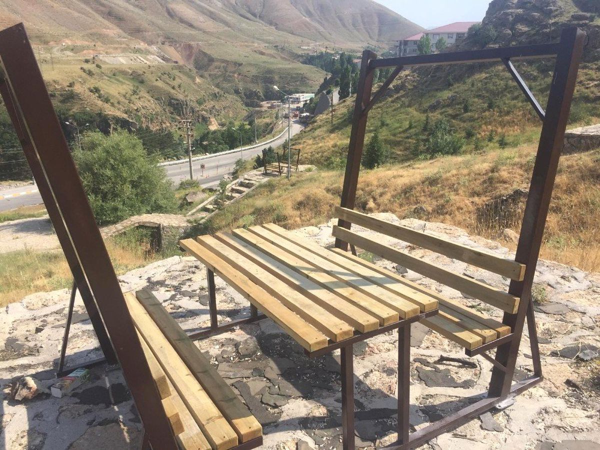 Bitlis\'teki parklarda temizlik çalışması
