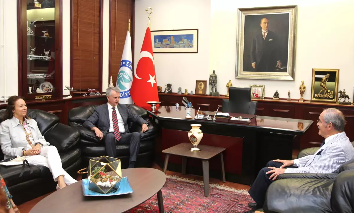 Bozbey\'den Başkan Büyükerşen\'e ziyaret