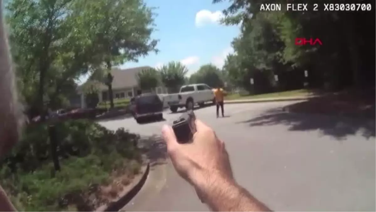 DHA DIŞ- ABD polisi bıçaklı saldırgana kurşun yağdırdı