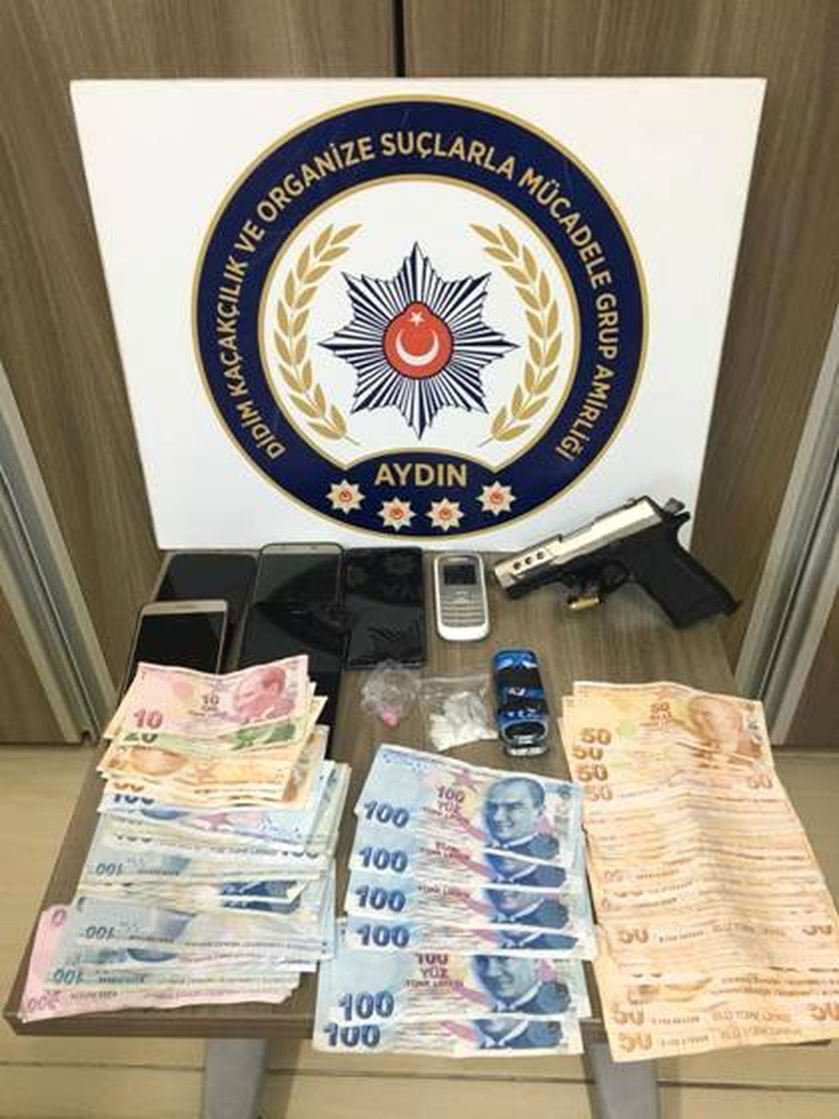 Didim\'de uyuşturucu ve sahte paraya geçit verilmedi