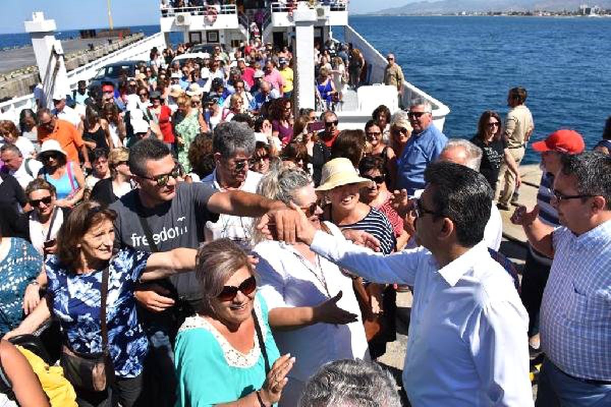 Dikili ile Midilli arasında feribot seferleri başladı