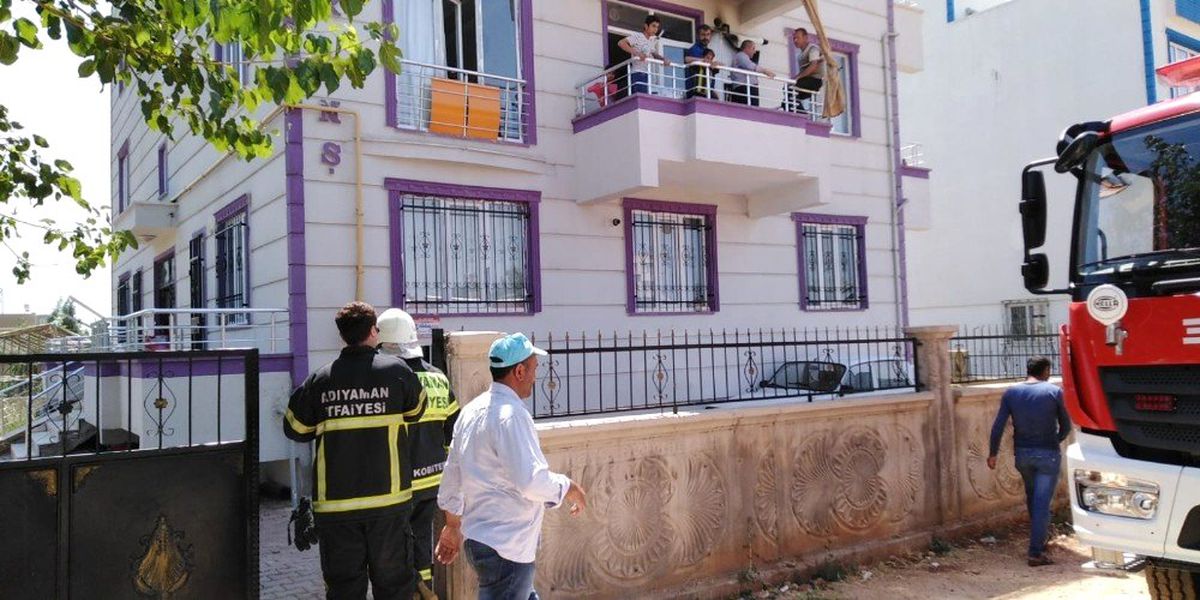 Doğalgaz kombisi bomba gibi patladı