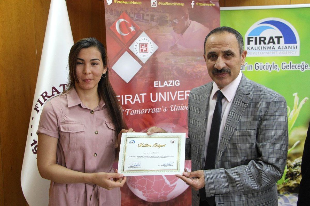 Elazığ\'da yabancı öğrencilere dış ticaret eğitimi verildi
