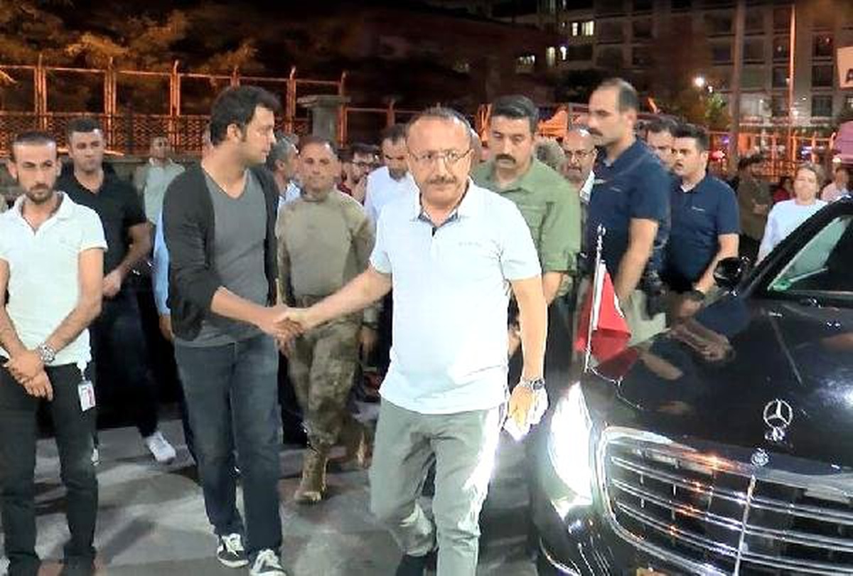 Eruh\'ta PKK\'lı teröristlerle çatışma: 1 şehit, 1 yaralı (2) - Yeniden