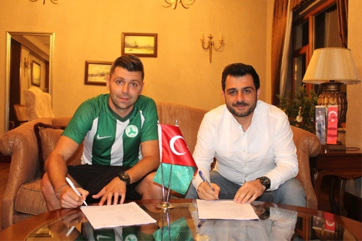 Giresunspor, Raul Rusescu\'yu renklerine bağladı