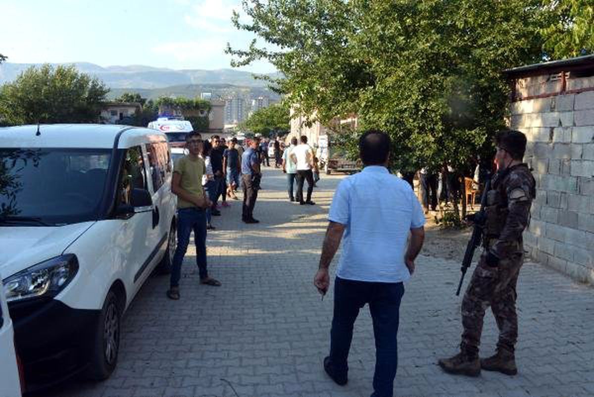 Havaya ateş açıp gizlendiği evde operasyonla yakalandı