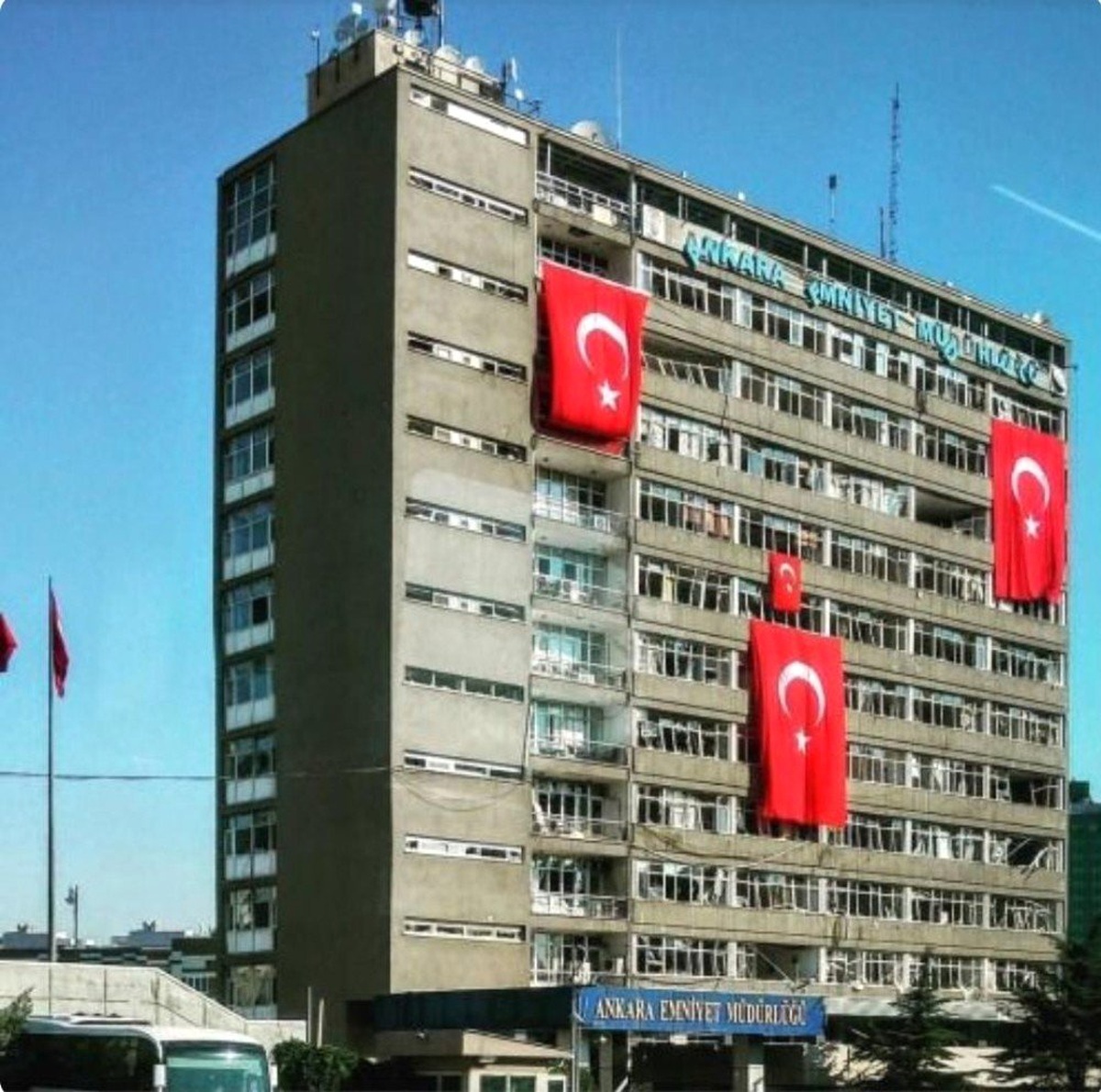 İçişleri Bakanı Süleyman Soylu yeni yapılan Ankara İl Emniyet Müdürlüğü binası için sosyal medya...