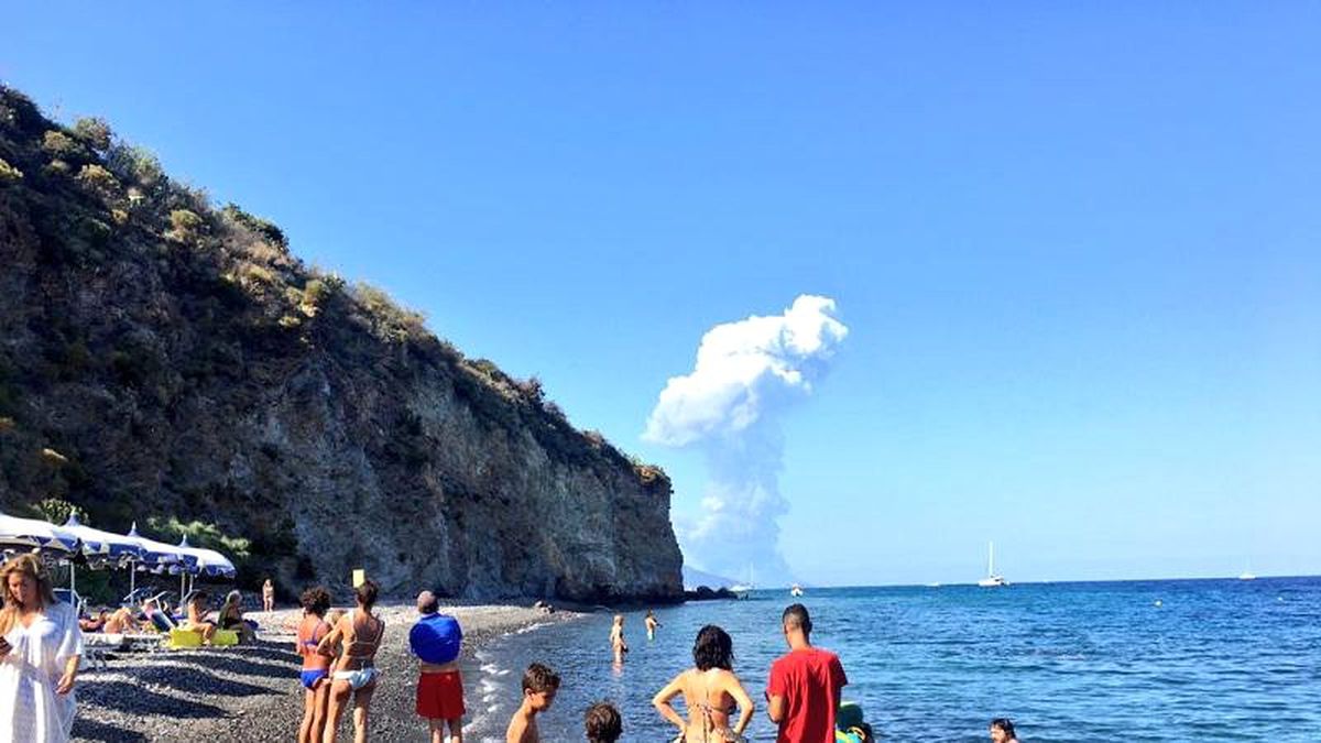 İtalya\'da Stromboli Yanardağı faaliyete geçti: 1 kişi hayatını kaybetti