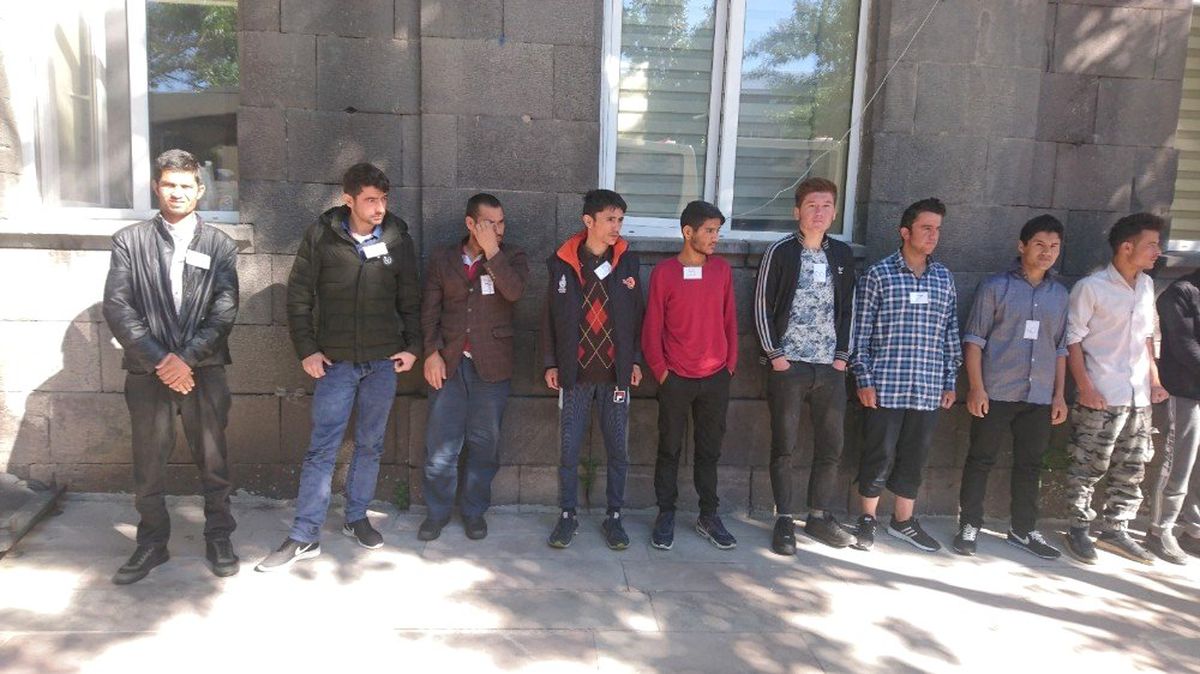Kars\'ta 56 düzensiz göçmen yakalandı
