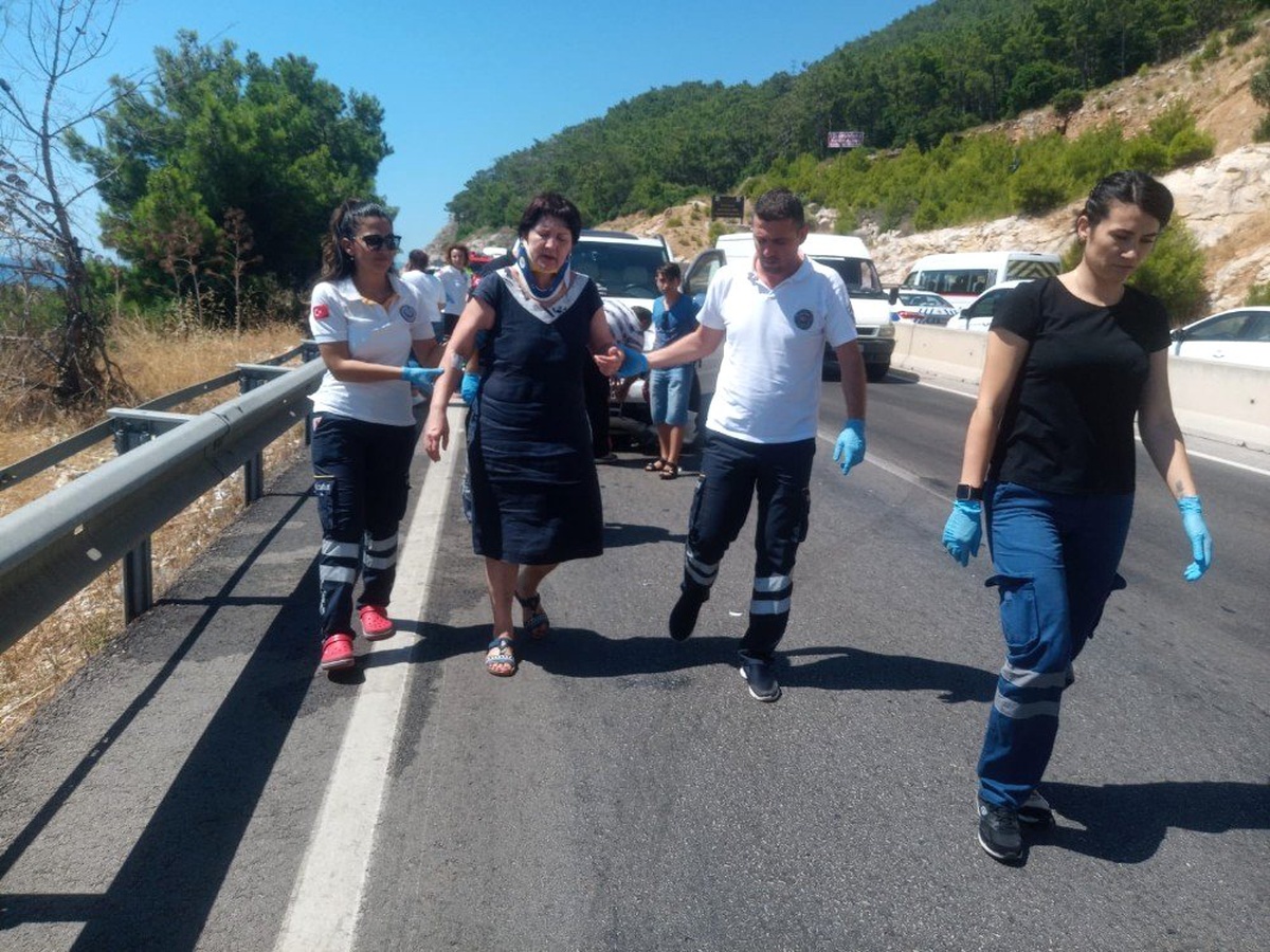 Kazayı izleyen sürücü, ikinci kazaya yol açtı: 7 yaralı
