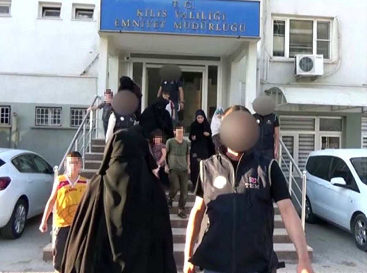 Kırmızı bültenle aranan DEAŞ\'lı Fransızlar yakalandı