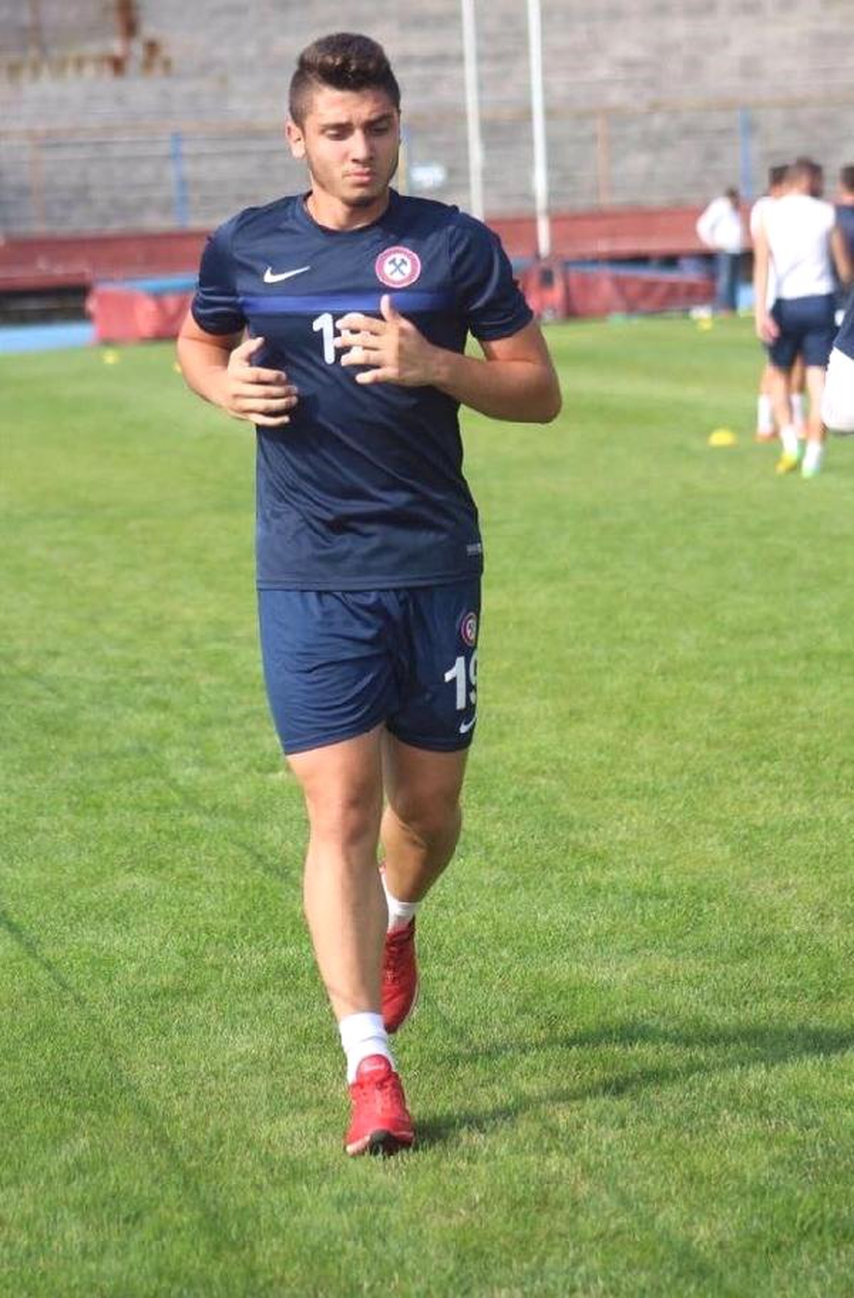 Kömürspor\'un profesyonel futbolcusu kömür ocağında çalışmaya başladı