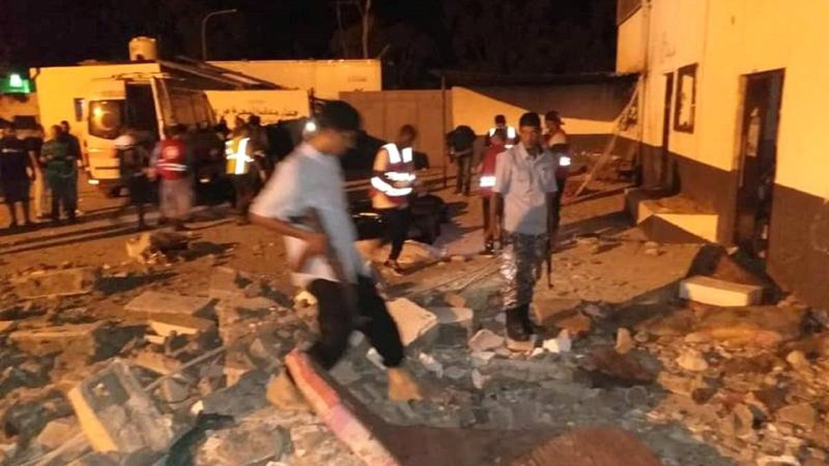 Libya\'da göçmen kampına hava saldırısı: En az 40 ölü 80 yaralı