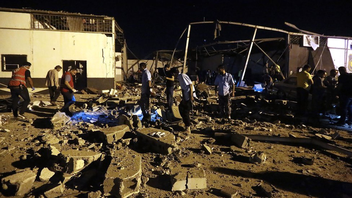 Libya\'da göçmen merkezine hava saldırısı: En az 40 ölü