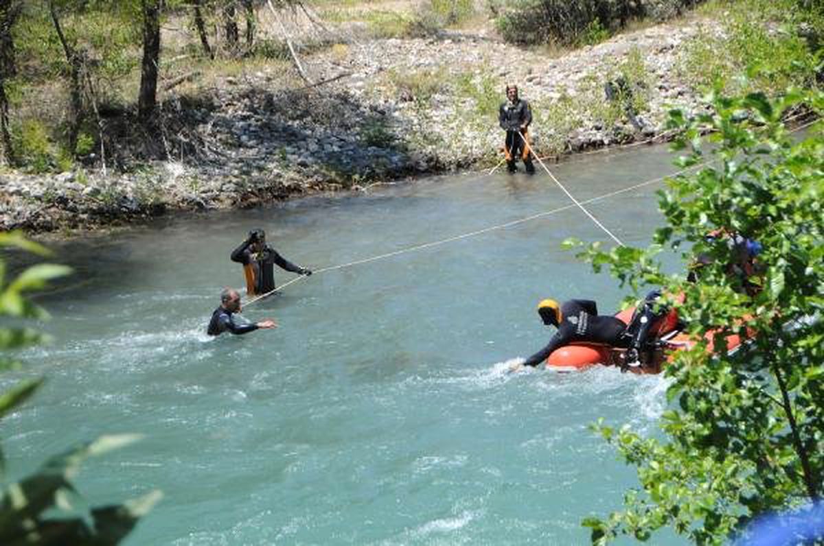 Munzur Nehri\'ne düşüp, kaybolan Engin\'in 19 gün sonra cesedi bulundu (2)
