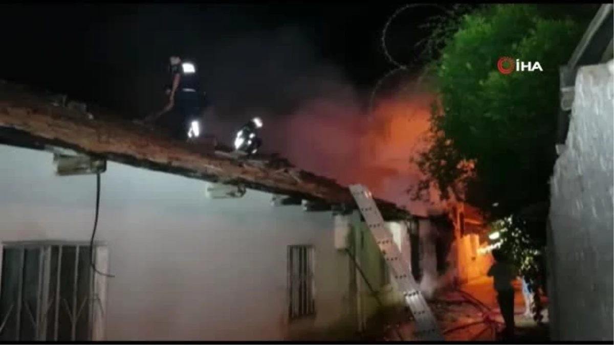 Nazilli\'de yanan evde meydana gelen patlamalar korkuttu: 2 yaralı