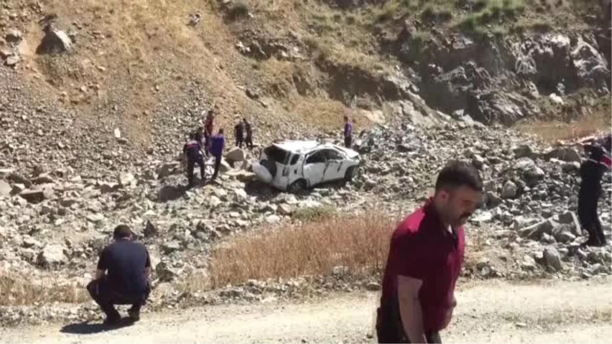 Otomobil uçuruma yuvarlandı: 1 çocuk öldü, 2 kişi yaralandı