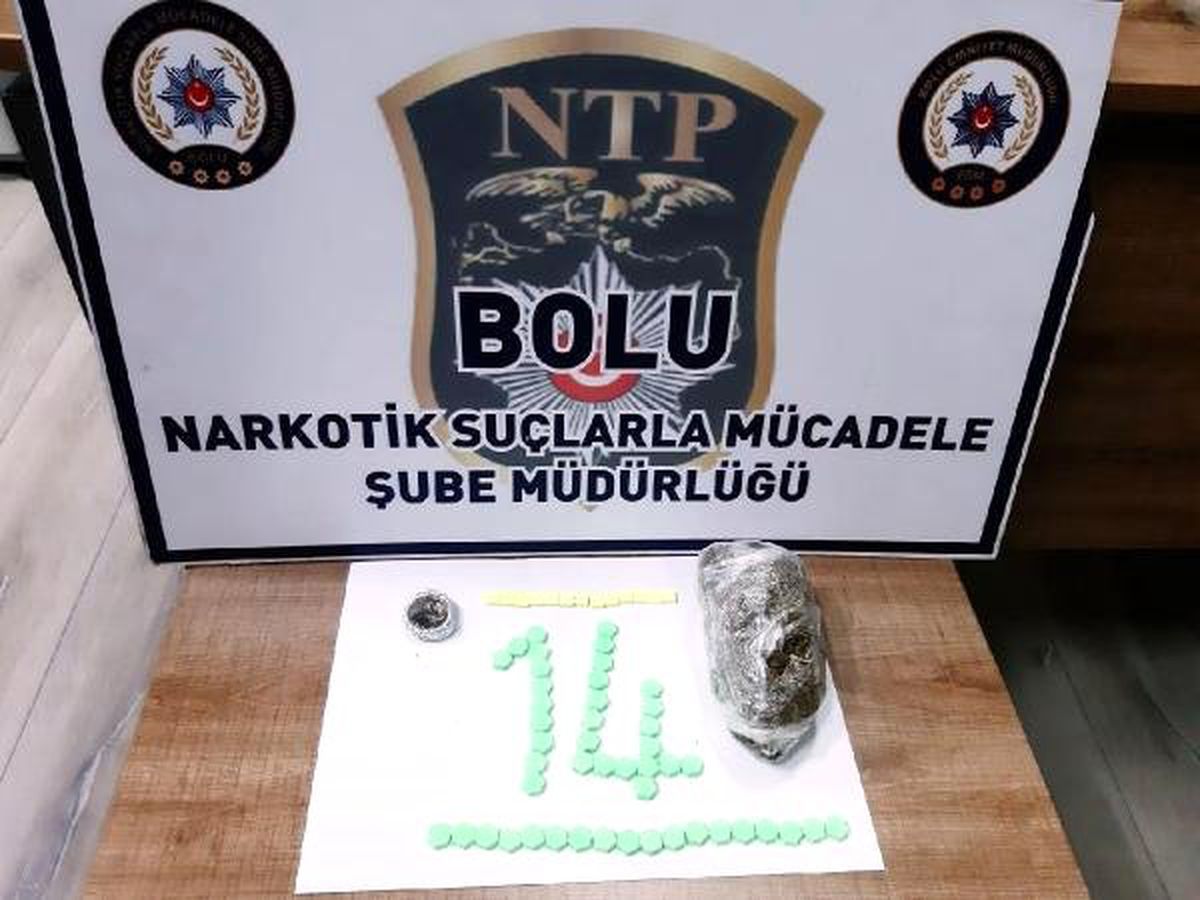 Otomobilinde uyuşturucuyla yakalandı