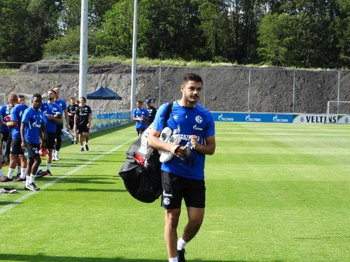 Ozan Kabak: Schalke taraftarının önüne çıkmak için sabırsızlanıyorum