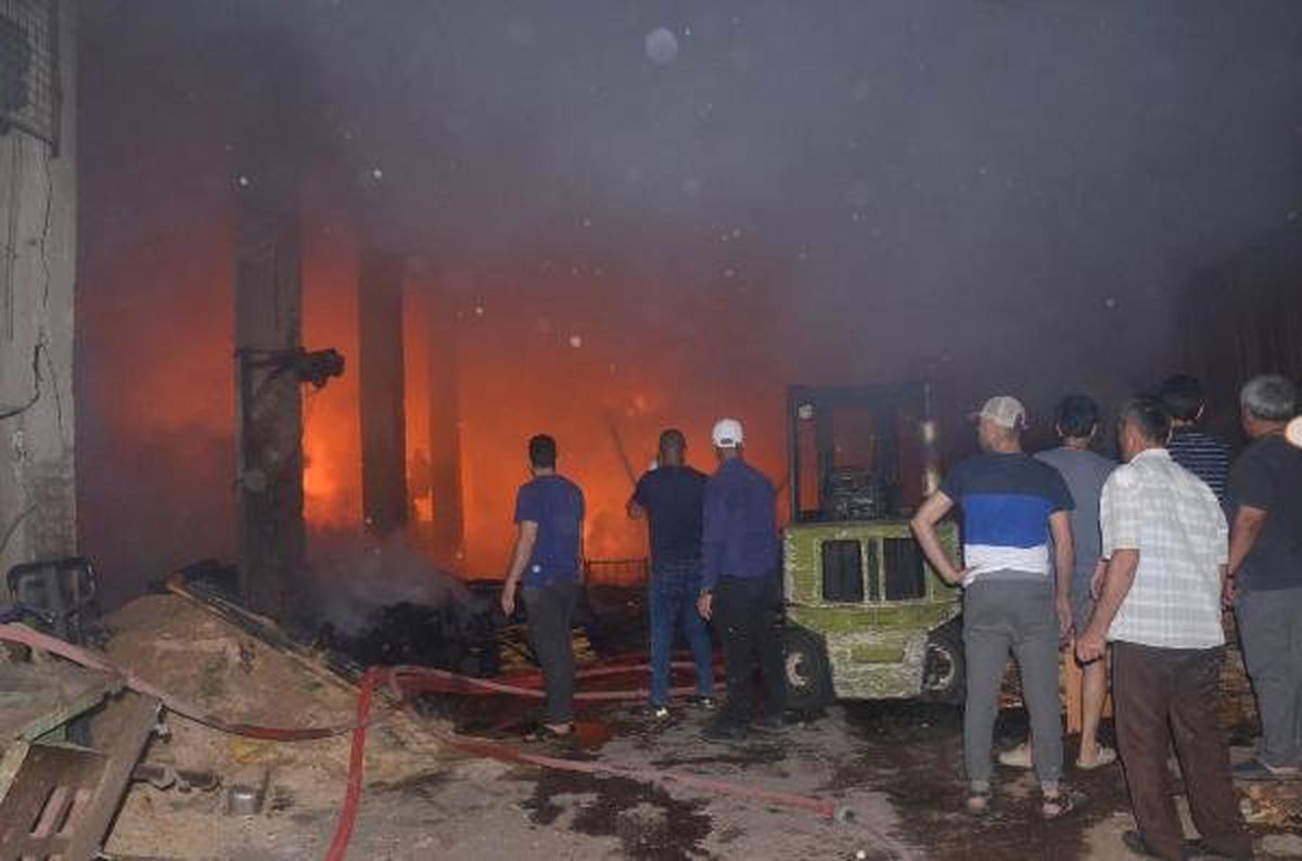 Palet fabrikasında yangın