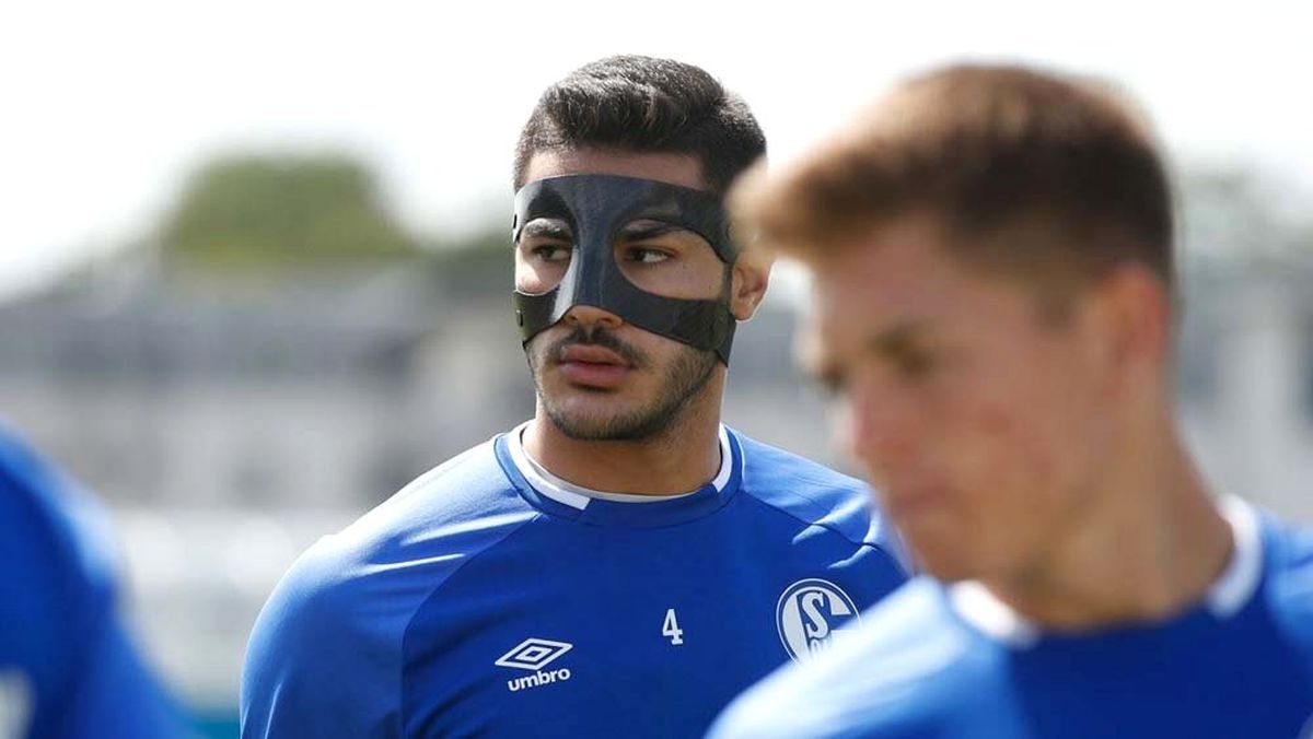 Schalke 04\'e yeni transfer olan Ozan Kabak sakatlandı