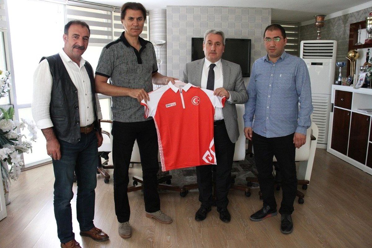 Taşkesenligil\'e Curling teşekkürü