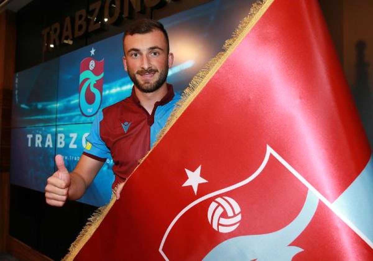 Trabzonspor\'da Andjusic için imza töreni düzenlendi