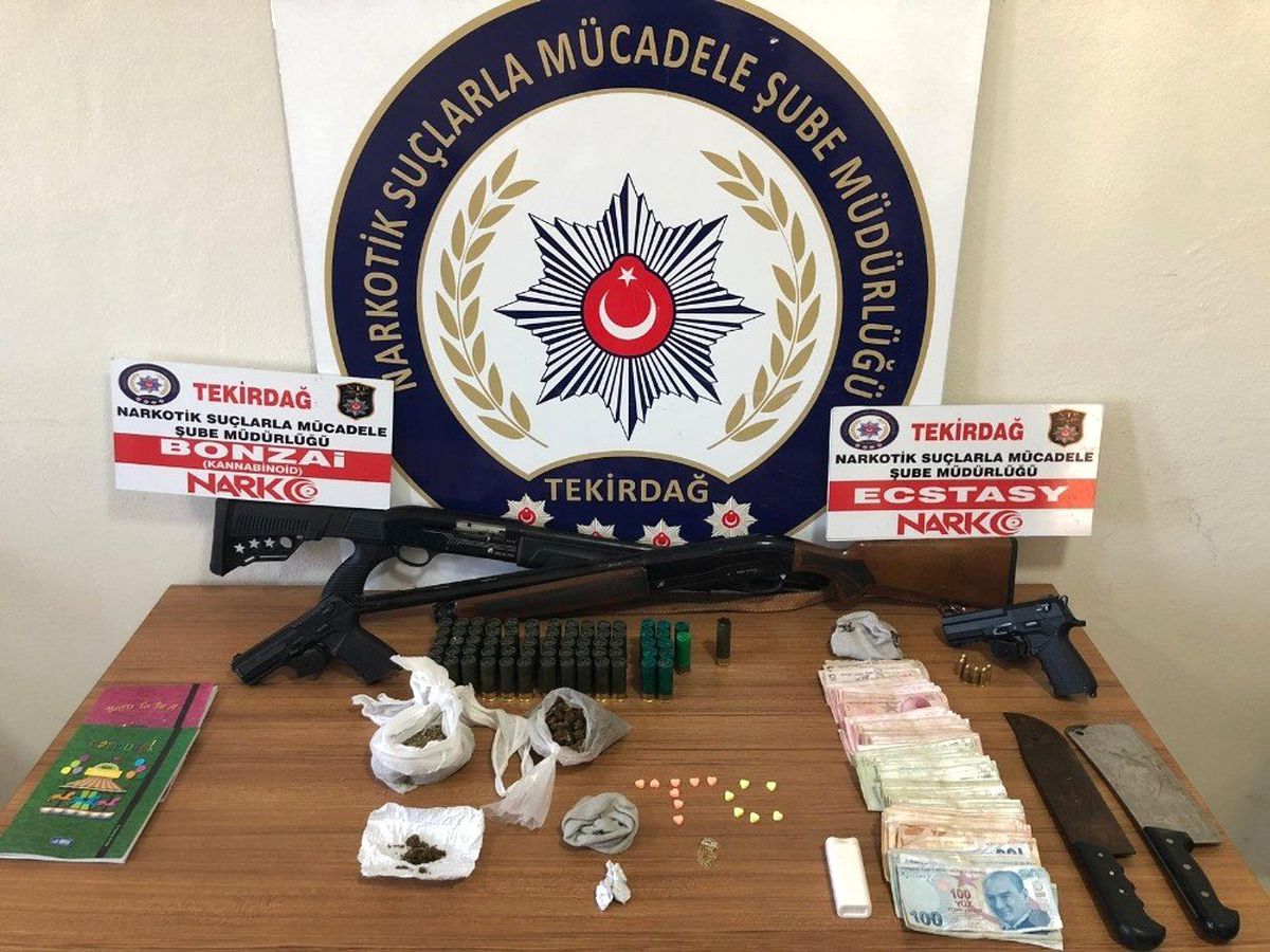 Uyuşturucu sattığı iddia edilen 2 şüpheli tutuklandı