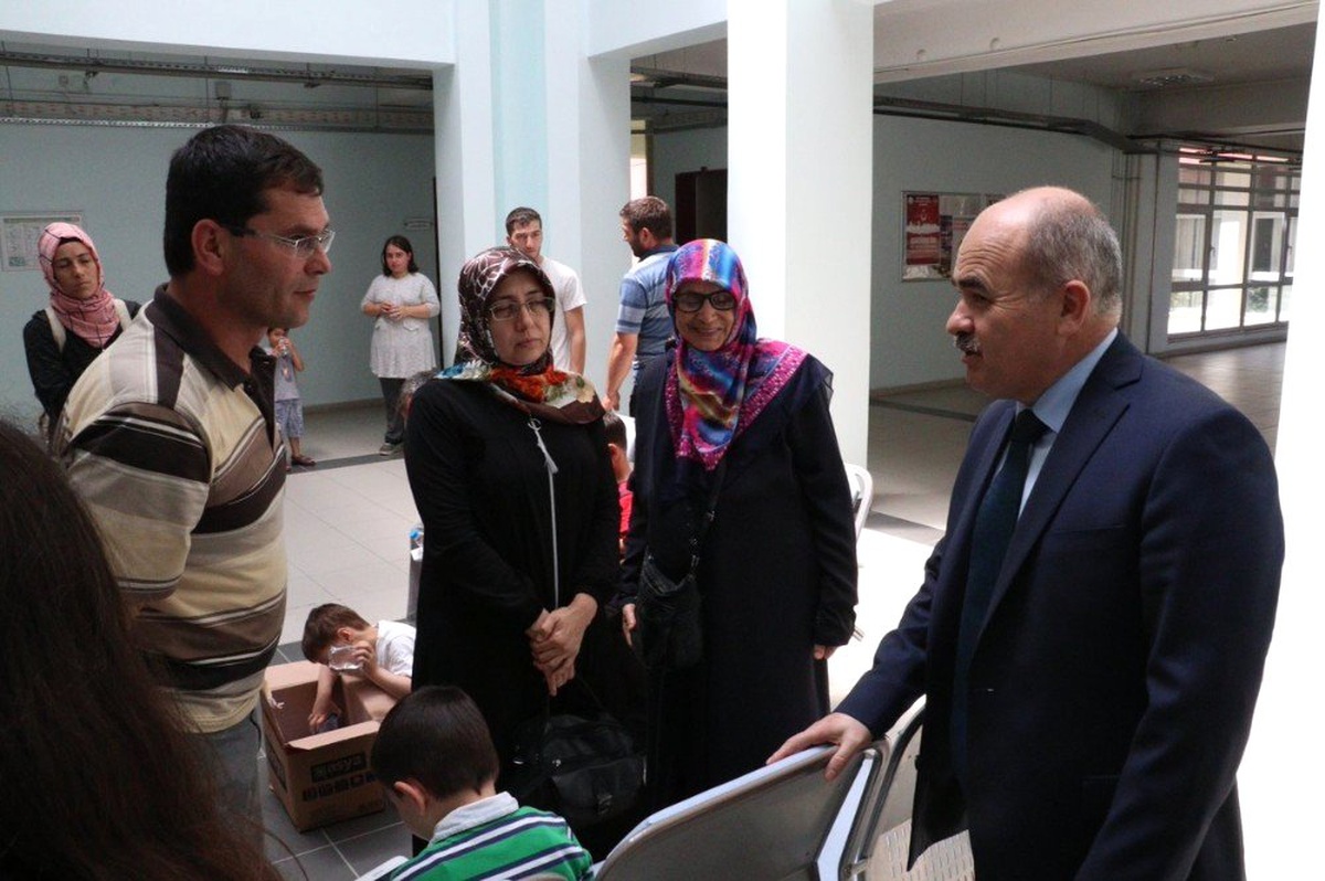 Vali Halk gününde vatandaşlar birebir dinledi