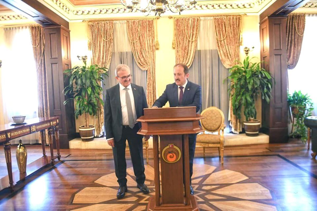 Vali Pehlivan, Antalya Valisi Münir Karaloğlu\'nu ziyaret etti